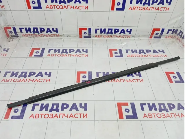 Накладка стекла заднего правого Lada Vesta 8450031738