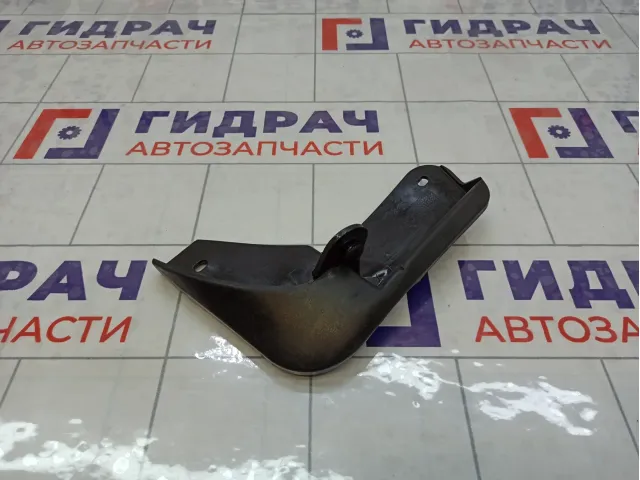 Брызговик передний левый Lada Vesta 8450008253