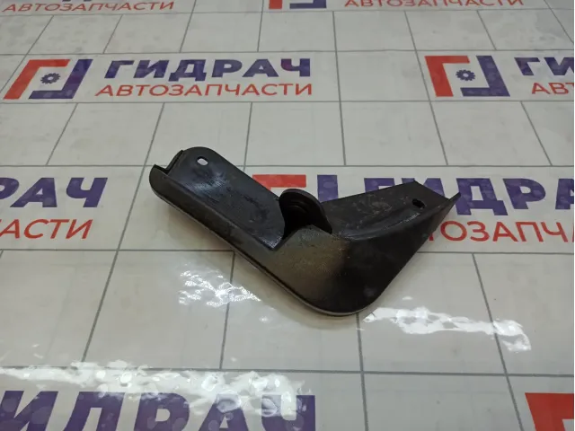 Брызговик передний правый Lada Vesta 8450008252