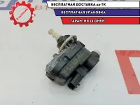 Моторчик корректора фары Lada Vesta Cross 260567357R.