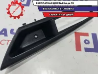 Накладка блока управления стеклоподъемниками Lada Vesta Cross 8450007705.