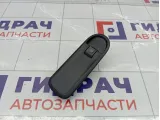 Кнопка стеклоподъемника передняя правая Lada XRAY Cross 254218614R