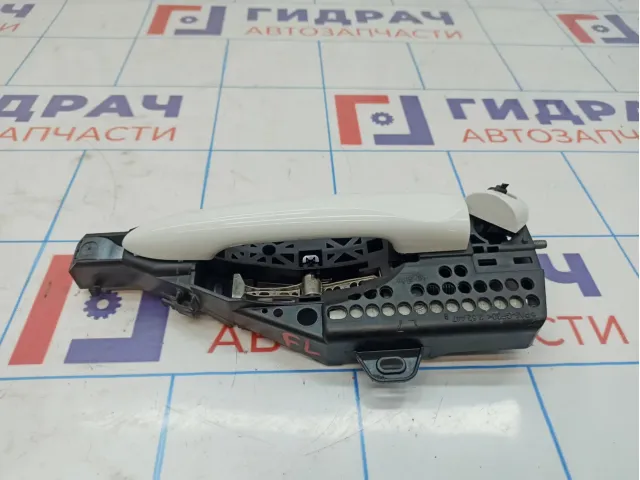 Ручка двери передней наружная левая Lada X-Ray Cross .