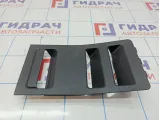 Накладка обшивки багажника левая Lada X-Ray Cross 849511073R. Потертость.