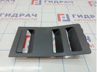 Накладка обшивки багажника левая Lada X-Ray Cross 849511073R. Потертость.