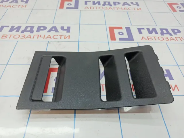 Накладка обшивки багажника левая Lada X-Ray Cross 849511073R. Потертость.