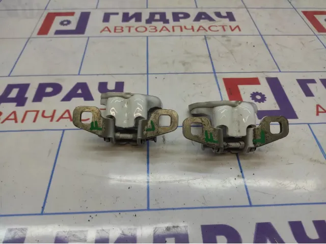 Петли двери передней левой Lada X-Ray Cross . Комплект.