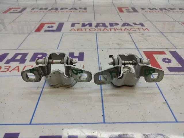 Петли двери задней левой Lada X-Ray Cross . Комплект.