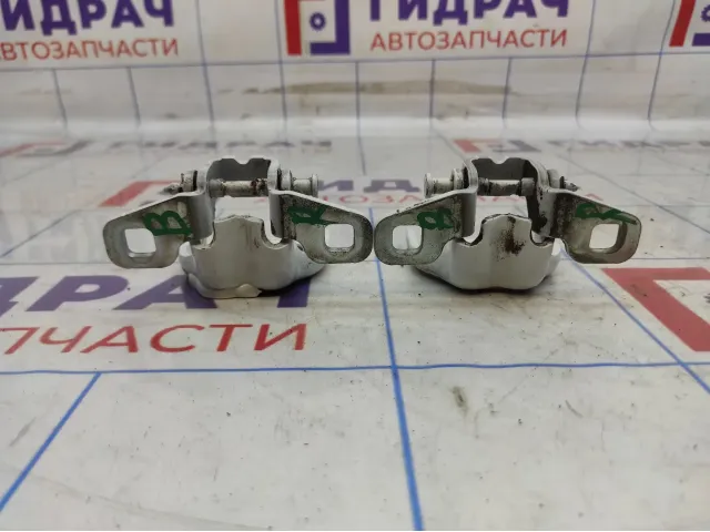 Петли двери задней правой Lada X-Ray Cross . Комплект.