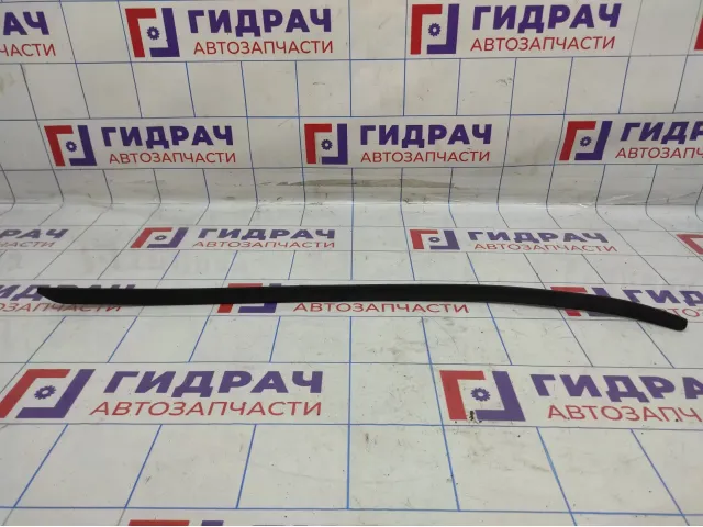 Молдинг лобового стекла левый Lada X-Ray Cross .