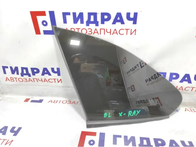 Стекло кузовное глухое левое Lada X-Ray Cross 833072843R.
