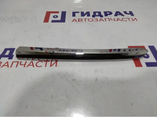 Накладка переднего бампера левая Lada X-Ray Cross 8450022864.