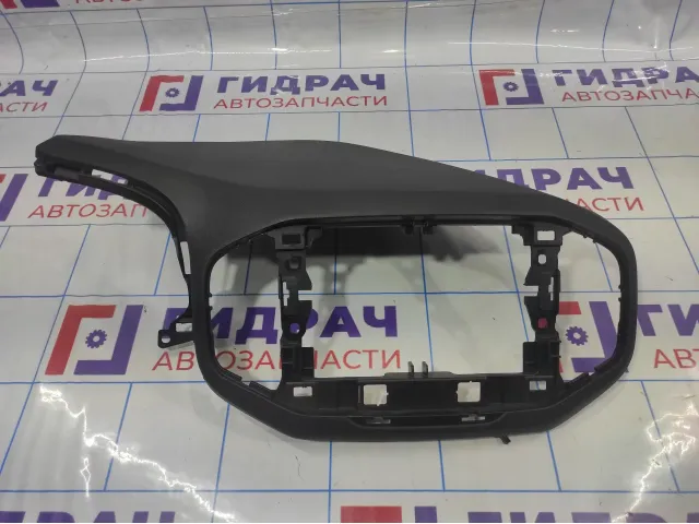 Накладка (кузов внутри) Lada X-Ray Cross 682118908R. На центральную консоль.