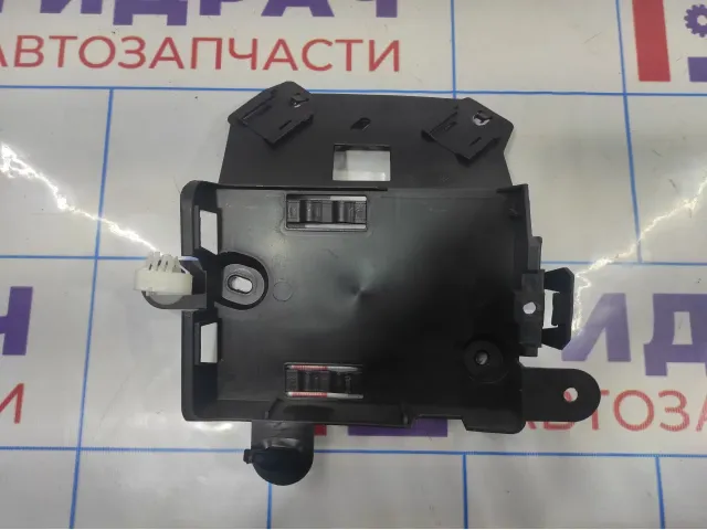 Кронштейн (сопут. товар) Lada X-Ray Cross 284C21482R. Блока электронного.