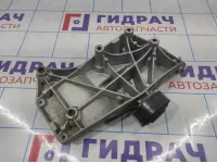 Кронштейн генератора Lada X-Ray Cross 8450035147.