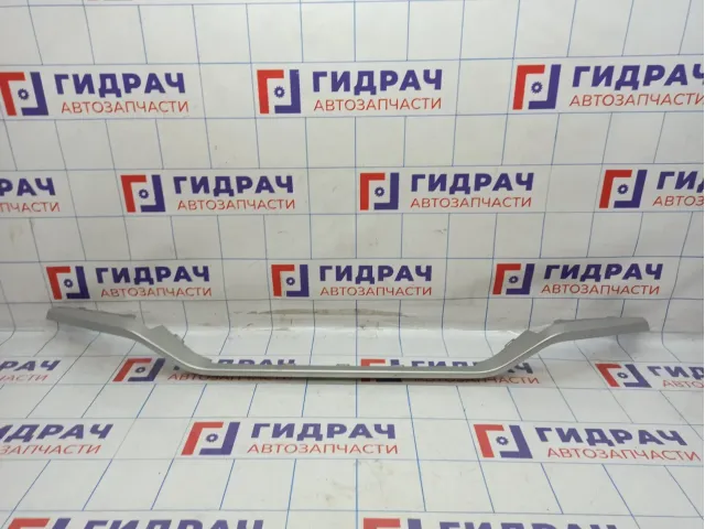 Накладка переднего бампера центральная Lada X-Ray Cross 8450020287.