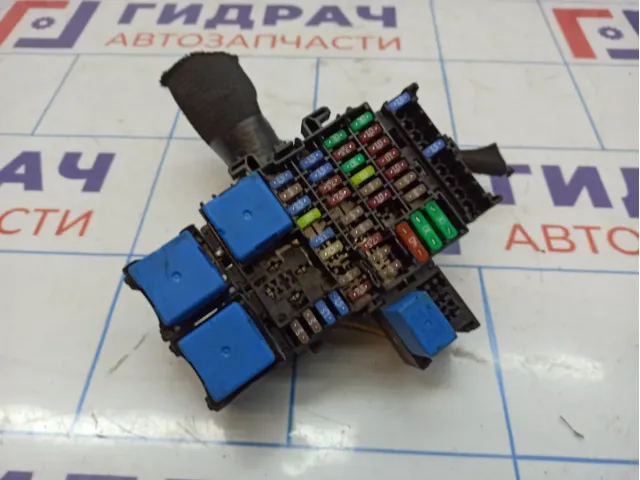 Блок предохранителей Lada X-Ray Cross .