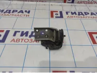 Крепления радиатора левая Toyota Land Cruiser 100 16585-61020