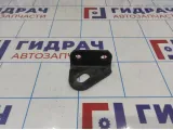 Петля буксировочная передняя правая Toyota Land Cruiser 100 51963-60030