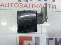 Блок управления полным приводом Toyota Land Cruiser 100 89533-60090