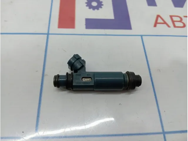 Форсунка инжекторная электрическая Toyota Land Cruiser 100 23209-50040