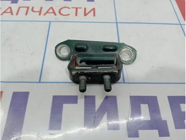 Петля двери багажника верхняя левая Toyota Land Cruiser 100 68820-95J02