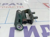 Петля двери багажника верхняя левая Toyota Land Cruiser 100 68820-95J02