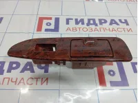 Накладка кнопки стеклоподъемника задняя левая Toyota Land Cruiser 100 74204-60060-A0