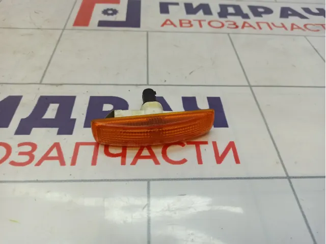 Повторитель поворота желтый Land Rover Discovery 3 (L319) XGB000073