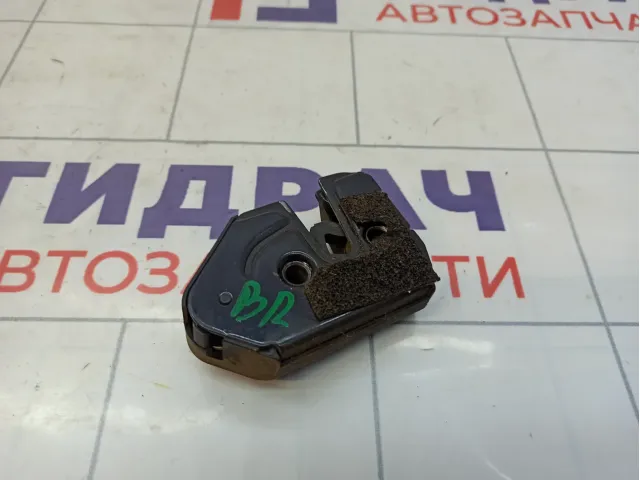 Замок багажника правый Land Rover Discovery 3 (L319) CWC500020