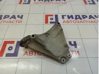 Кронштейн кондиционера Land Rover Discovery 3 (L319) YLU500260
