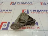 Кронштейн кондиционера Land Rover Discovery 3 (L319) YLU500260