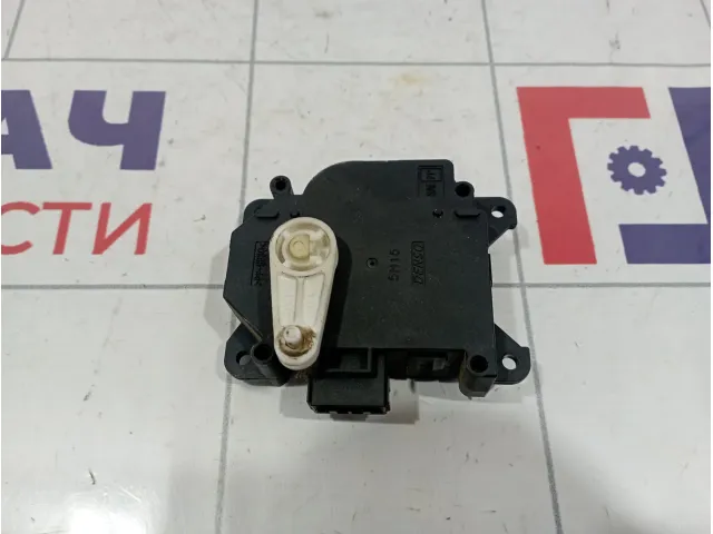 Моторчик заслонки отопителя Land Rover Discovery 3 (L319) 1138002320