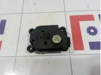 Моторчик заслонки отопителя Land Rover Discovery 3 (L319)