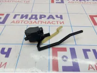 Моторчик заслонки отопителя Land Rover Freelander II (L359) LR022168