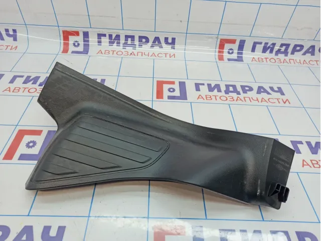 Накладка порога заднего правого внутренняя Land Rover Freelander II (L359) LR007078