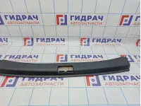 Обшивка багажника на заднюю панель Land Rover Freelander II (L359) LR002102