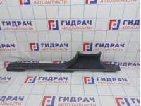 Накладка порога правая внутренняя Land Rover Freelander II (L359) LR001818