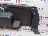 Обшивка багажника правая Land Rover Freelander II (L359) LR008965