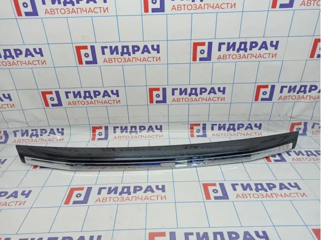 Накладка двери багажника Land Rover Freelander II (L359) LR026340