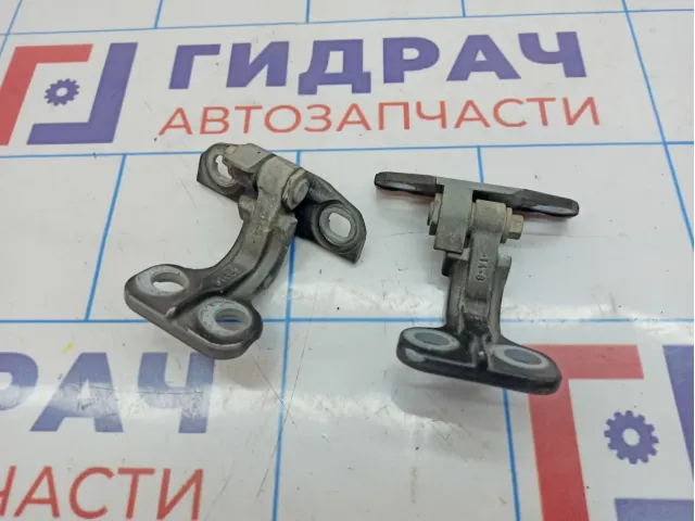 Петли двери передней левой Land Rover Freelander II (L359)