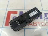 Блок управления стеклоподъемниками Land Rover Freelander 2 LR007401