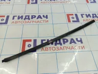 Накладка стекла заднего правого Land Rover Freelander 2 LR001737