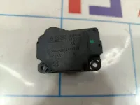 Моторчик заслонки отопителя Land Rover Freelander 2 LR003175