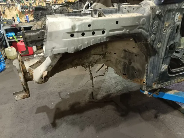 Лонжерон передний левый Land Rover Freelander 2