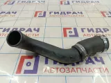 Патрубок интеркулера Land Rover Freelander 2 LR002589