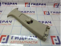 Обшивка стойки средней правой верхняя Land Rover Freelander 2 LR024194