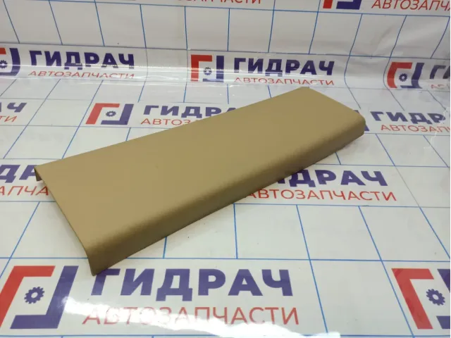 Обшивка стойки средней правой нижняя Land Rover Freelander 2 LR001744