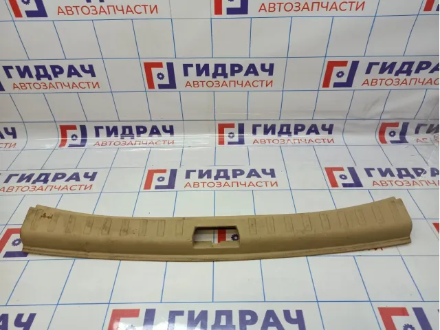 Обшивка багажника на заднюю панель Land Rover Freelander 2 LR002103