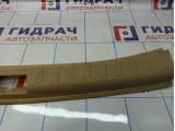 Обшивка багажника на заднюю панель Land Rover Freelander 2 LR002103